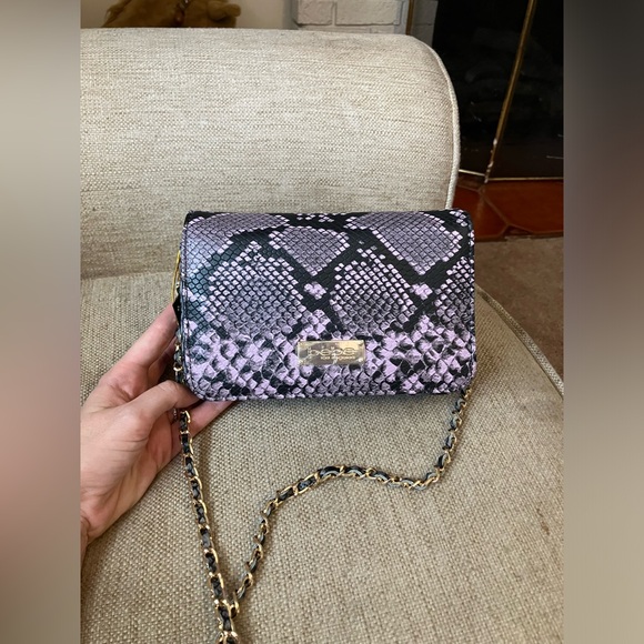 Bebe purple snakeskin crossbody purse with chain strap - Picture 2 of 6